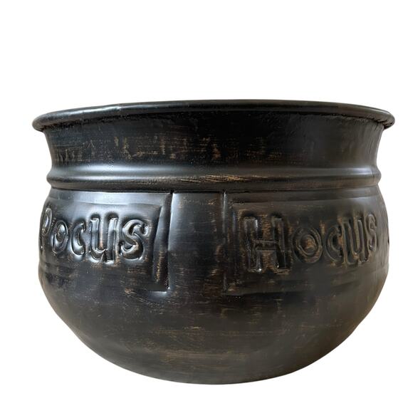 Goblin & Ghoul HOCUS POCUS Halloween Cauldron 12 Embossed Metal NEW - Picture 3 of 15